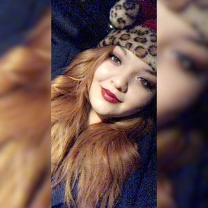 Meet your Posher, Estefania